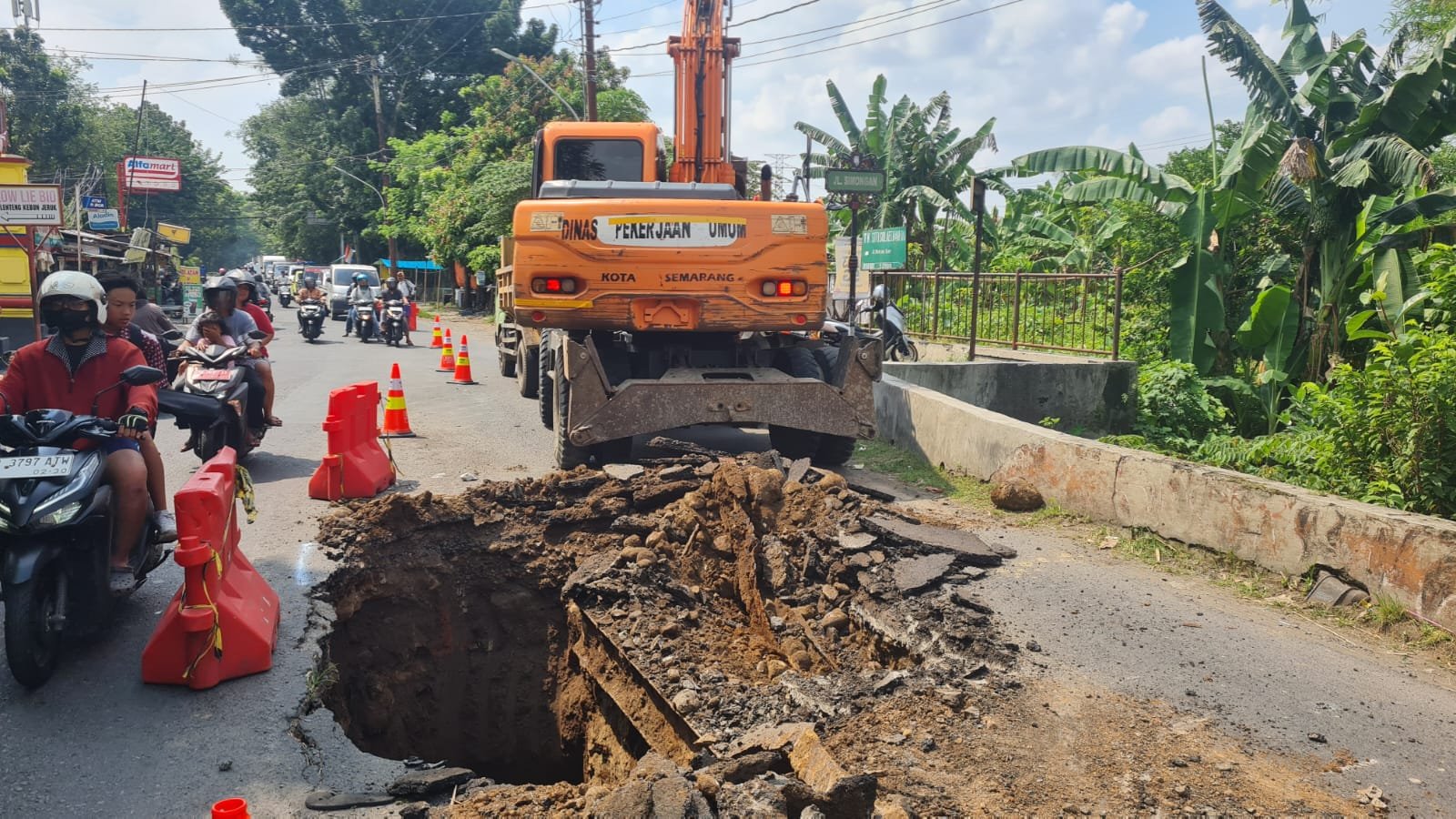 Gercep Tangani Jalan Rusak, Agustina Instruksikan DPU Perbaikan Bertahap di Semarang Barat