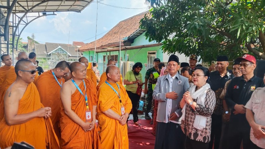 Sambut Biksu Thudong Di Masjid Al Falah, Agustina Tegaskan Semangat Semarang Damai Dan Toleran