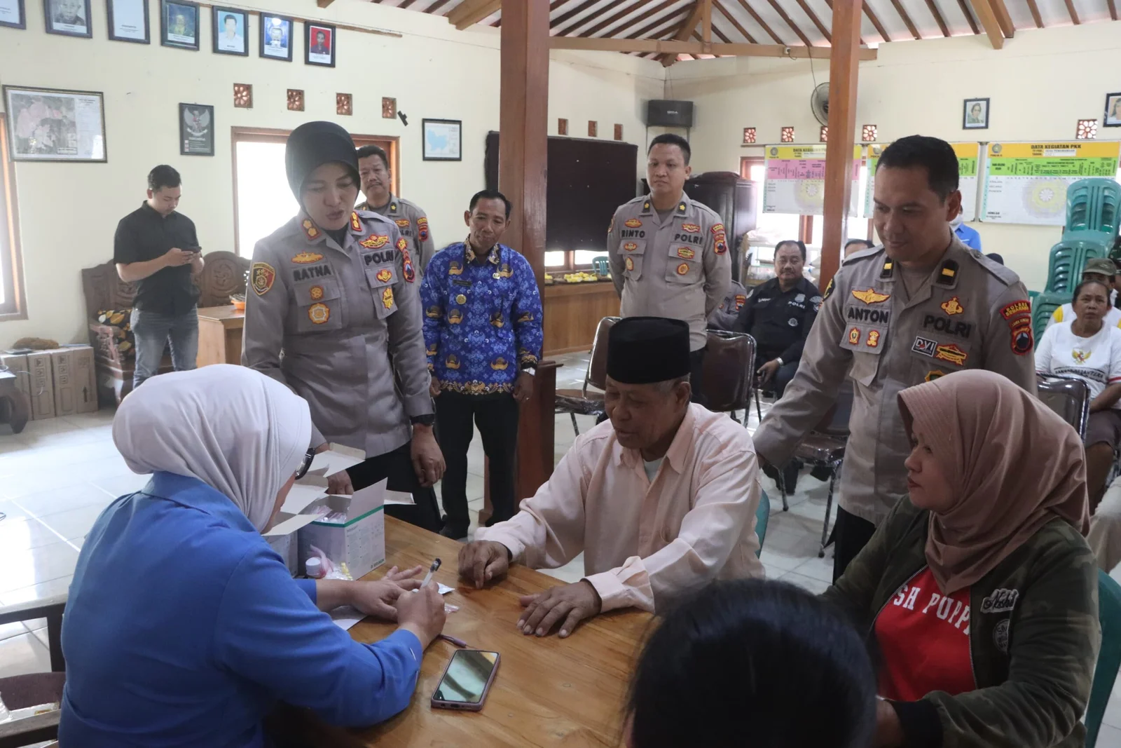 Jelang HUT Bhayangkara, Polres Semarang Beri Layanan Kesehatan Gratis untuk Warga Jelang HUT Bhayangkara, Polres Semarang Beri Layanan Kesehatan Gratis untuk Warga