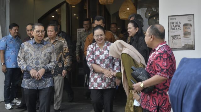 Agustina dan Fadli Zon Ajak Generasi Muda Jaga Memori Bangsa Lewat Pameran Filateli di Kota Lama Semarang