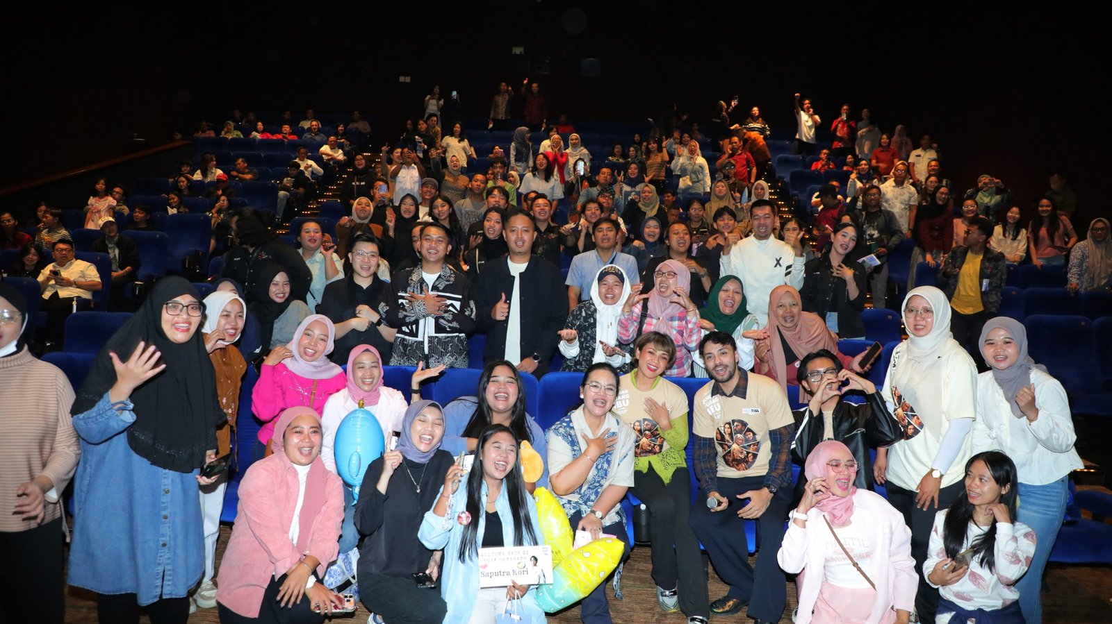 Tersentuh Film “Jangan Buang Ibu”, Agustina Ingatkan Pentingnya Cinta dan Perhatian untuk Orang Tua