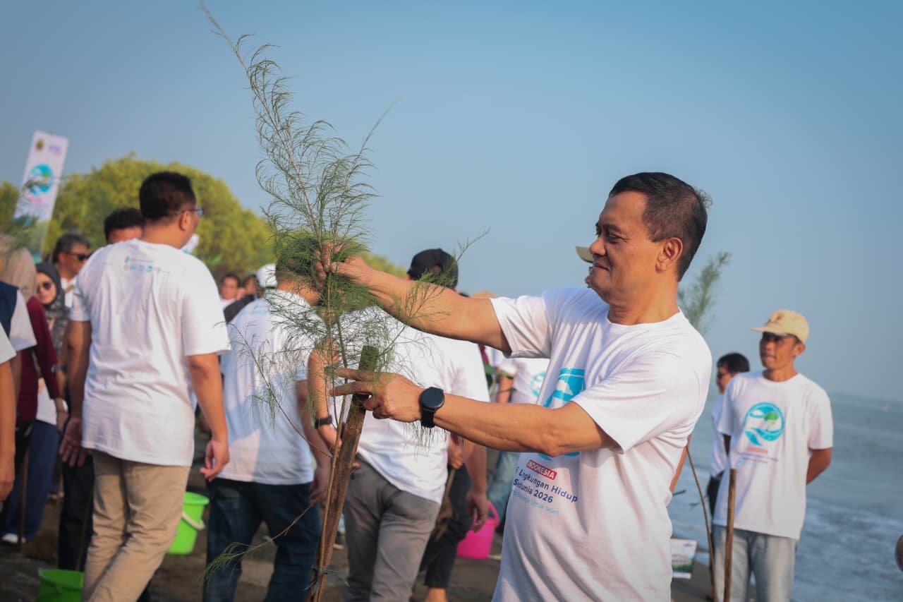 Mageri Segoro Jadi Gerakan Bersama Lindungi Pesisir Jateng dari Abrasi dan Rob