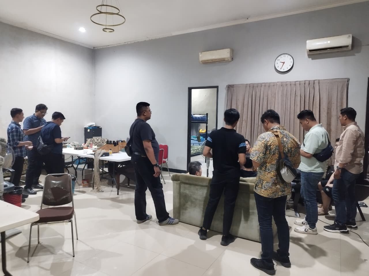 Imigrasi Semarang Bongkar Dugaan Jaringan Love Scamming Internasional, Empat WNA Tiongkok Diamankan