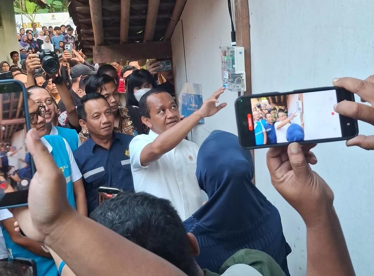 Mohammad Saleh Dampingi Bahlil, Program Listrik Gratis Sasar Pelosok Purworejo Mohammad Saleh Dampingi Bahlil, Program Listrik Gratis Sasar Pelosok Purworejo