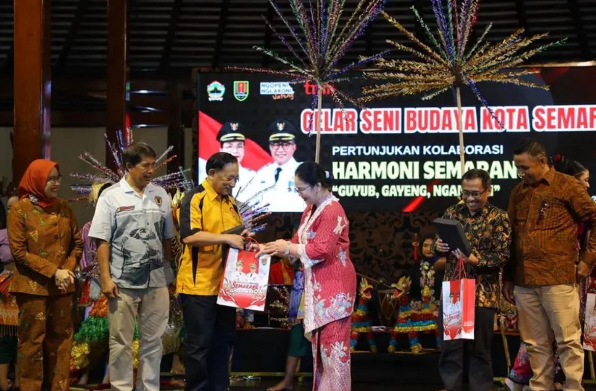 Hendardji Apresiasi Agustina, Semarang Maju Tanpa Tinggalkan Budaya Hendardji Apresiasi Agustina, Semarang Maju Tanpa Tinggalkan Budaya