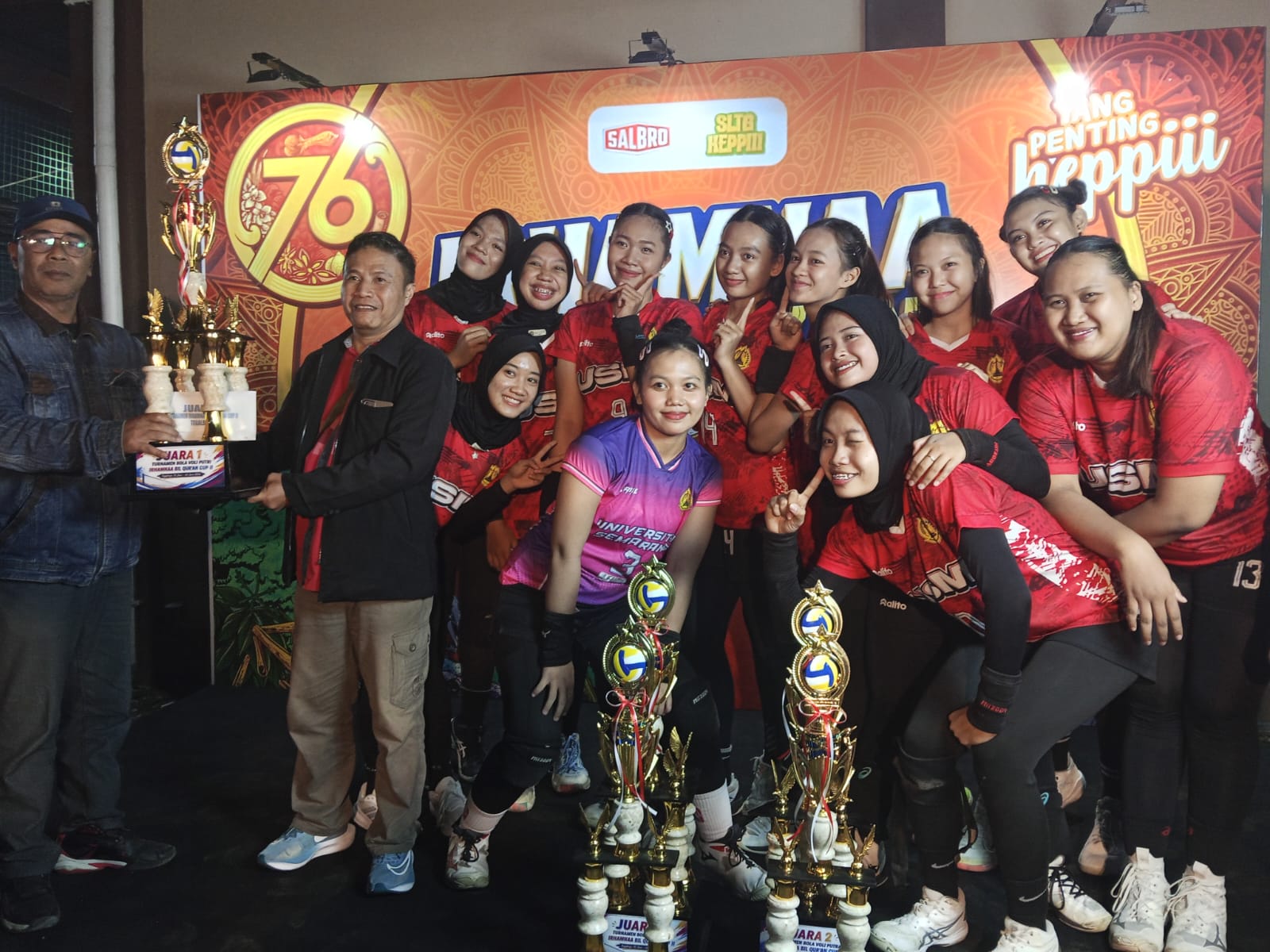 Sapu Bersih Juara, Voli Putra dan Putri USM Kawinkan Gelar Regional