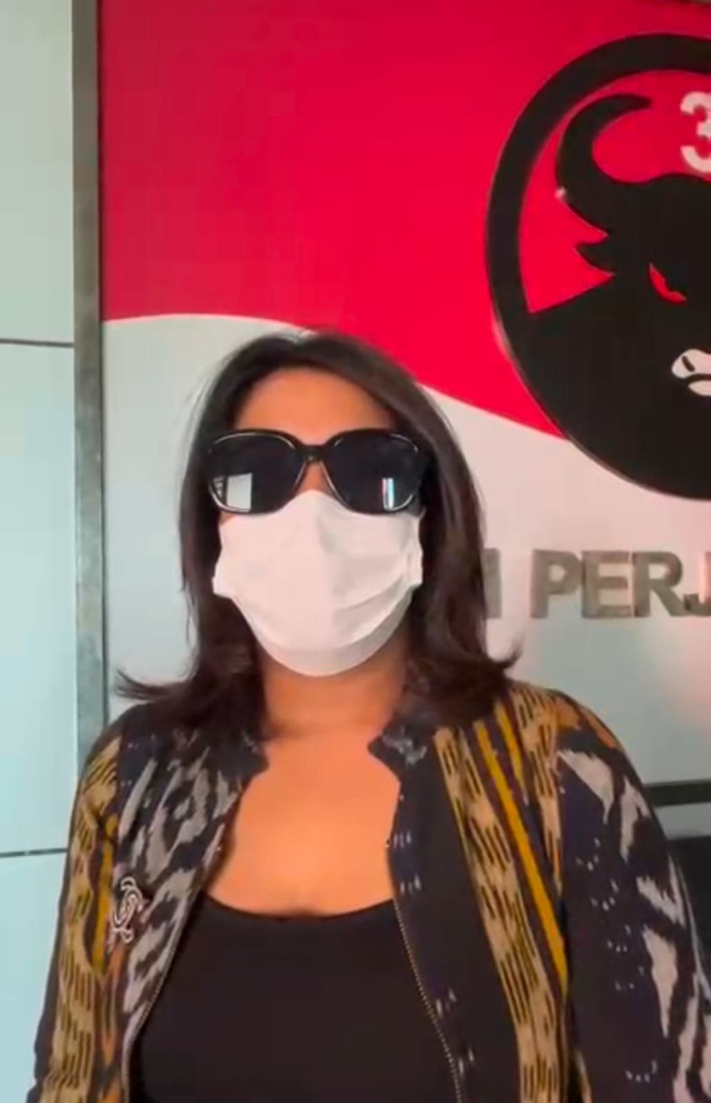 Istri Anggota DPRD Semarang Penuhi Klarifikasi di DPC PDIP, Dalami Dugaan Pelanggaran YY Istri Anggota DPRD Semarang Penuhi Klarifikasi di DPC PDIP, Dalami Dugaan Pelanggaran YY