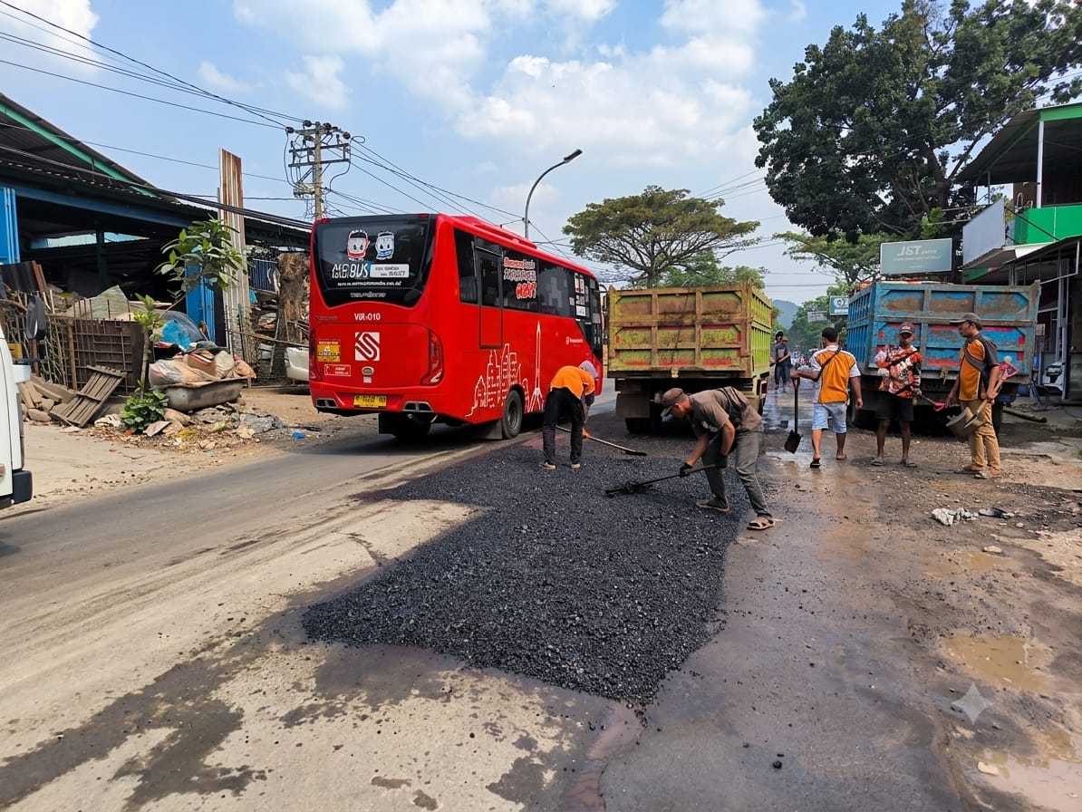 Keluhan Warga Ditindaklanjuti, Agustina Percepat Perbaikan Jalan Kalipancur Keluhan Warga Ditindaklanjuti, Agustina Percepat Perbaikan Jalan Kalipancur