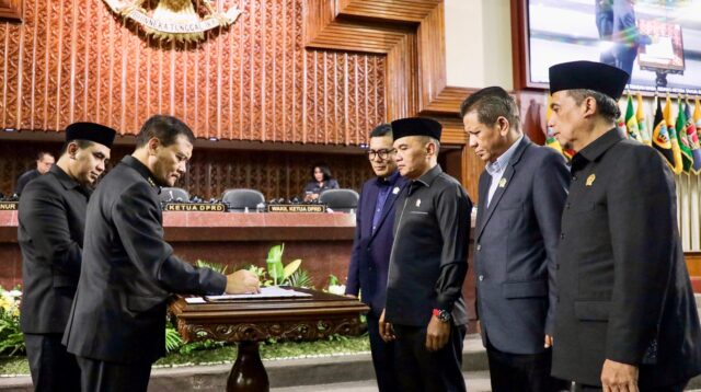 Sah! DPRD Setujui APBD Jateng 2025, Luthfi Fokus Genjot Investasi Daerah