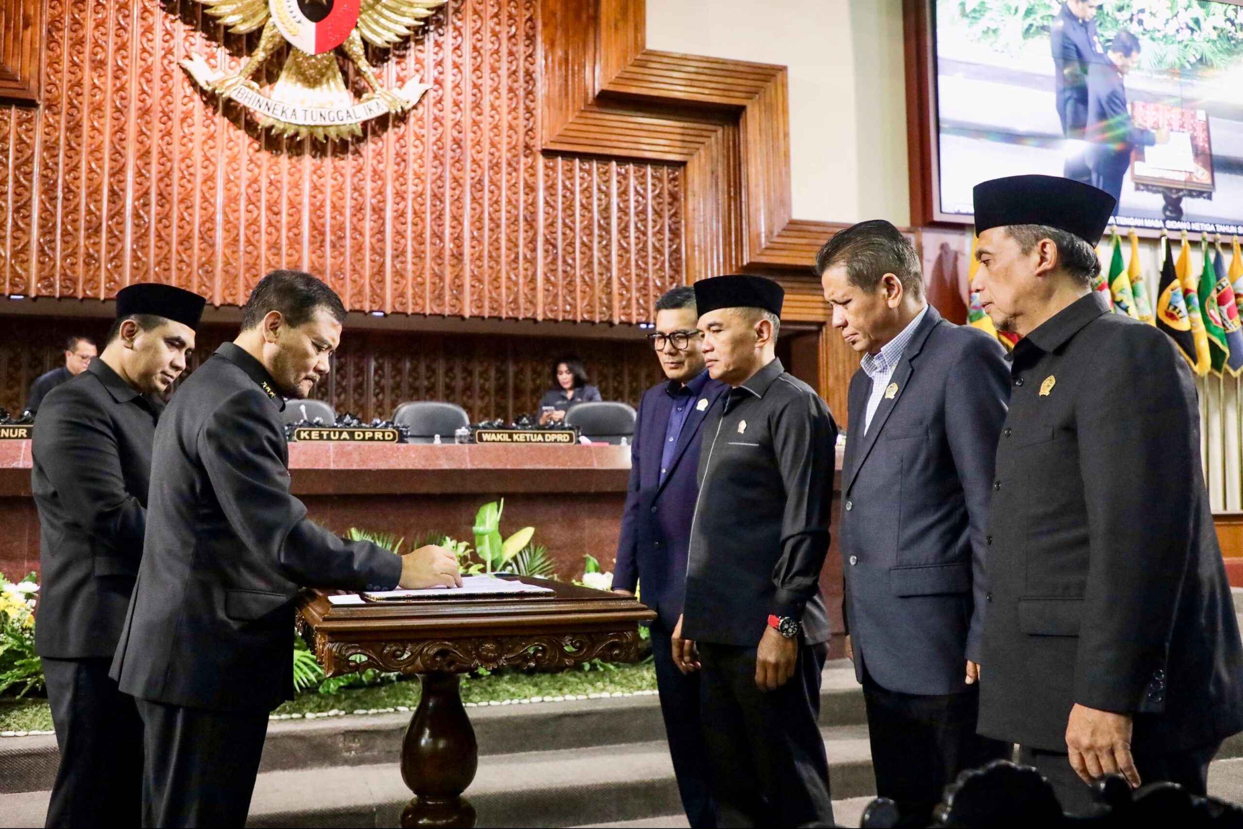 Sah! DPRD Setujui APBD Jateng 2025, Luthfi Fokus Genjot Investasi Daerah