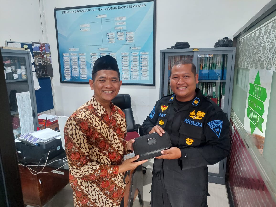Ratusan Tumbler Tertinggal di Stasiun, KAI Daop 4 Imbau Penumpang Teliti Ratusan Tumbler Tertinggal di Stasiun, KAI Daop 4 Imbau Penumpang Teliti