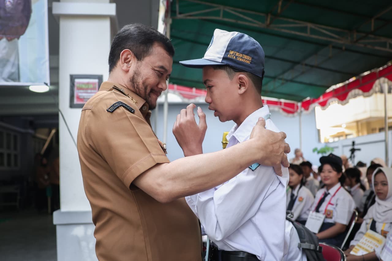 Kisah Anak Pengemudi Ojek di Semarang, Gagal SNPMB Kini Sekolah Gratis di Mitra Jateng Kisah Anak Pengemudi Ojek di Semarang, Gagal SNPMB Kini Sekolah Gratis di Mitra Jateng
