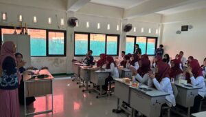 Dosen USM Latih Guru MAN 1 Semarang Cegah Child Grooming di Medsos