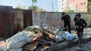 Satpol PP Semarang Tertibkan Lapak Rosok di Jl Kolonel Sugiyono