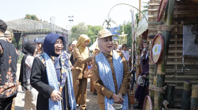 Keren! Bupati Kendal Apresiasi Inovasi IoT Karya Mahasiswa KKN USM