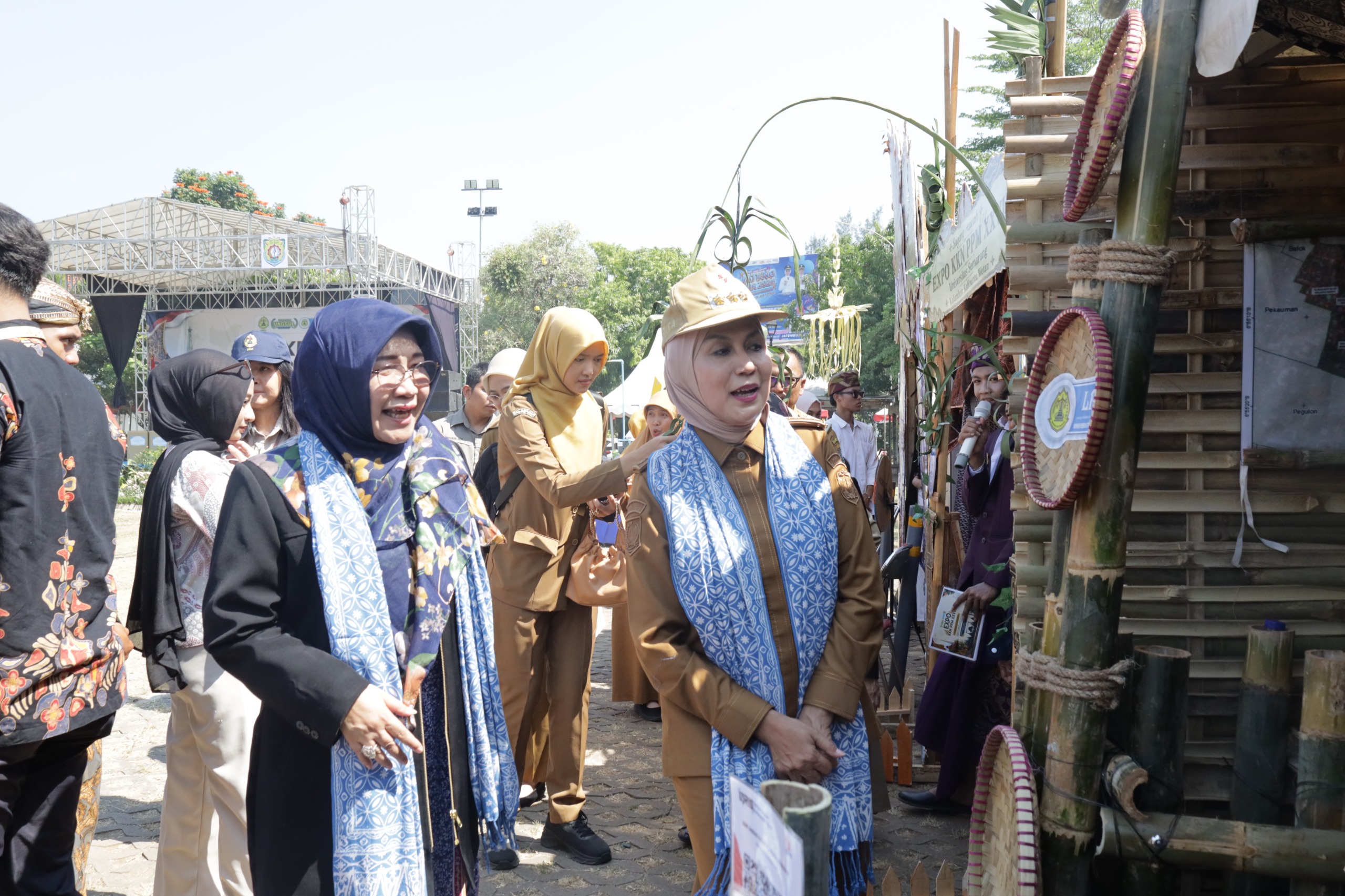Keren! Bupati Kendal Apresiasi Inovasi IoT Karya Mahasiswa KKN USM Keren! Bupati Kendal Apresiasi Inovasi IoT Karya Mahasiswa KKN USM