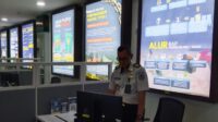 Suasana pelayanan di Kantor Imigrasi Kelas I Khusus TPI Semarang, kemarin.