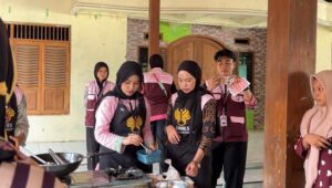 KKN UNNES Terapkan SDGs via Edukasi Gizi & PMT Pangan Lokal Cegah Stunting