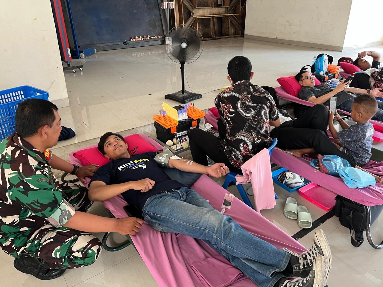 KKN USM Gelar Donor Darah dan Cek Kesehatan Gratis bagi Warga Kelurahan Trimulyo KKN USM Gelar Donor Darah dan Cek Kesehatan Gratis bagi Warga Kelurahan Trimulyo