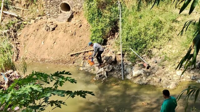 Dugaan Limbah Sungai Babon, DLH Kota Semarang Cek Sampel Air