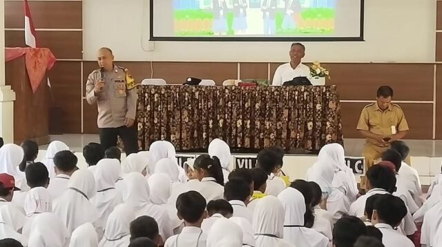 Awas Judi Online & Narkoba! Pesan Tegas Polisi di MPLS SMPN 27 Semarang
