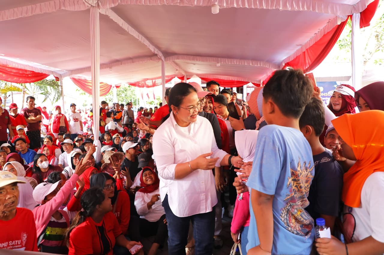 Agustina Tinjau Pemanfaatan Bantuan Rp25 Juta per RT saat Jalan Sehat di Muktiharjo