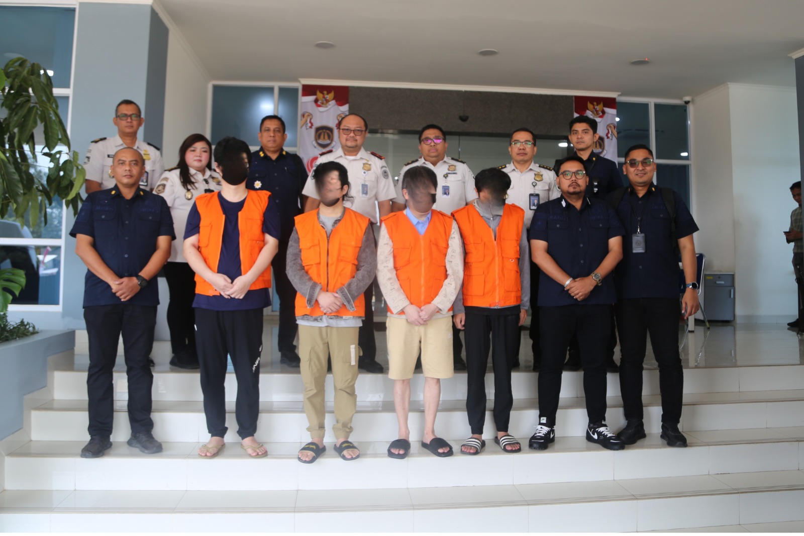 Imigrasi Semarang Serahkan DPO ke Otoritas Tiongkok, WNA Pelaku Scam Dideportasi