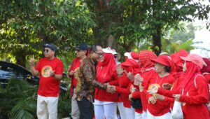 Iswar Ajak Lansia Tetap Aktif Sambut HUT RI: "Ojo Nglokro Mung Merga Wes Pensiun"