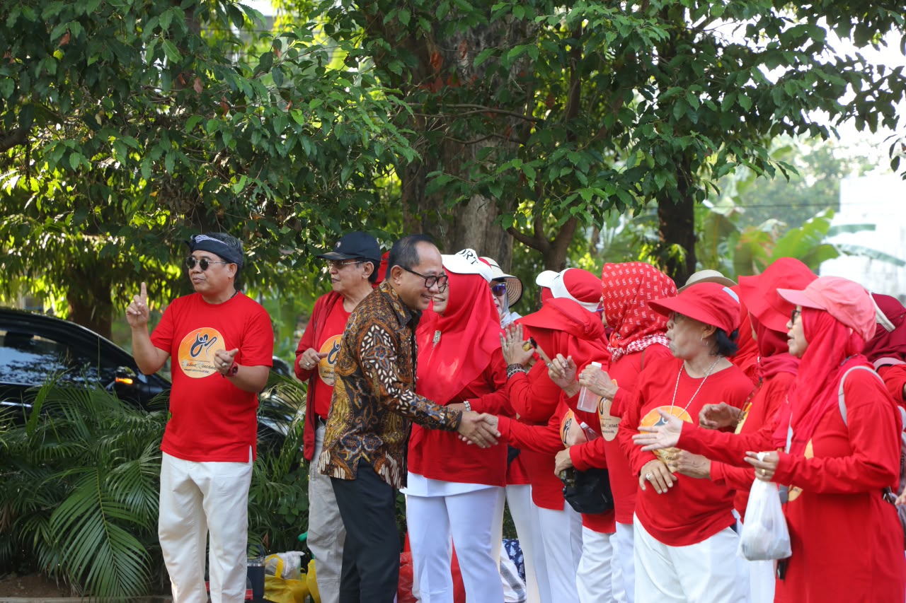 Iswar Ajak Lansia Tetap Aktif Sambut HUT RI: "Ojo Nglokro Mung Merga Wes Pensiun"