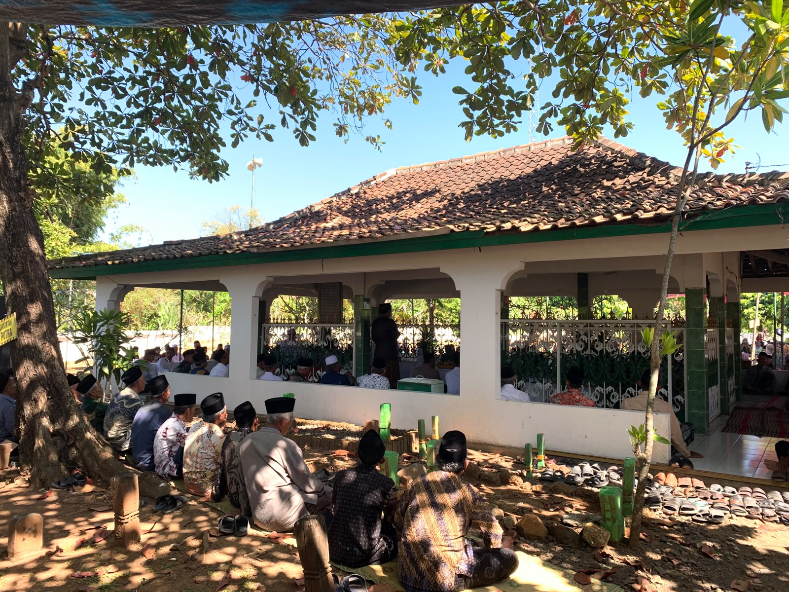 Semarakkan Haul ke-57 KH Rama’ Mas’ud, Mahasiswa KKN UIN Walisongo Posko 163 Wujudkan Tridharma