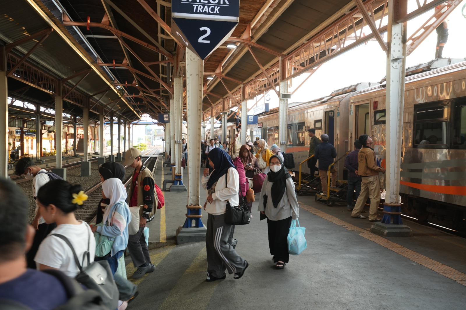 Permudah Mobilitas Warga, KAI Daop 4 Semarang Perkuat Layanan KA Aglomerasi Permudah Mobilitas Warga, KAI Daop 4 Semarang Perkuat Layanan KA Aglomerasi