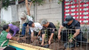 Warga Wonodri Sulap Taman DheDhe Jadi Lahan Urban Farming Cabai