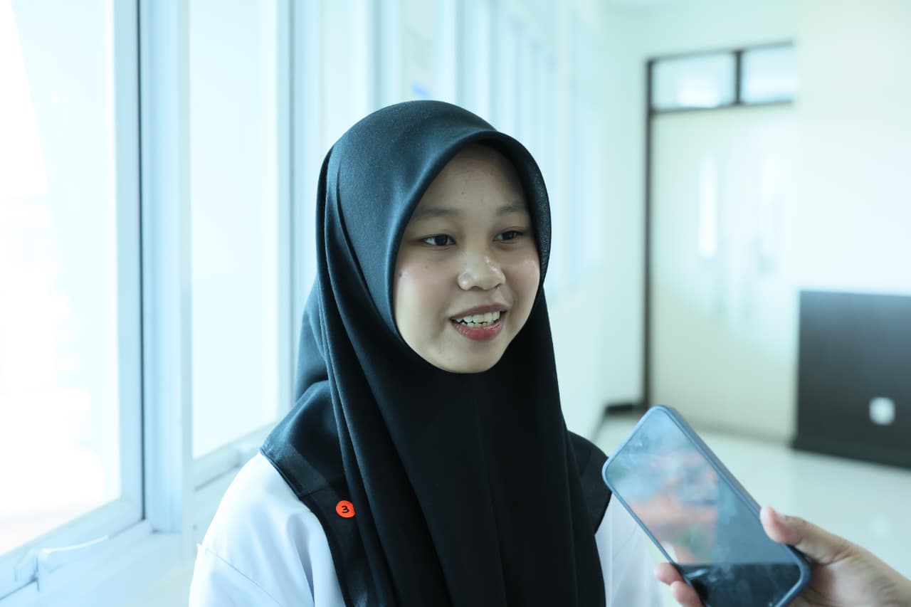 Berkat Beasiswa Pemprov Jateng, Santri Kudus Wujudkan Mimpi Kuliah Kedokteran Gigi Berkat Beasiswa Pemprov Jateng, Santri Kudus Wujudkan Mimpi Kuliah Kedokteran Gigi