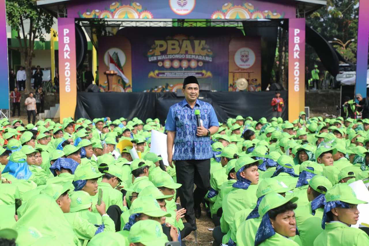 Maba UIN Walisongo Soroti Kesejahteraan Guru, Gus Yasin Tegaskan Guru Harus Sejahtera Maba UIN Walisongo Soroti Kesejahteraan Guru, Gus Yasin Tegaskan Guru Harus Sejahtera