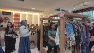 D’Store Masuk Rute Bus Wisata, Usai Keliling Semarang Bisa Berburu Produk Jateng