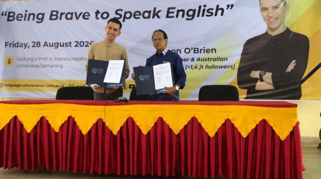 USM LCC Semarang Tekankan Keberanian Berbahasa Inggris untuk Hadapi Persaingan Global