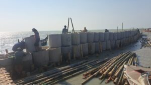 Dosen Teknik Sipil USM Kembangkan Platform Apung untuk Dukung Tanggul Pantai Demak
