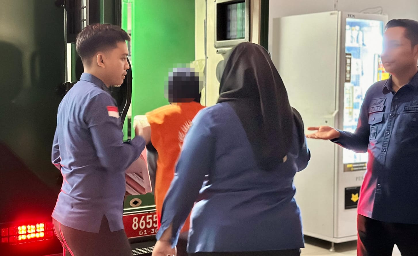 Kejati Jateng Tahan Mantri Bank BUMN, Dugaan Korupsi Kredit Rugikan Negara Rp4,5 Miliar Kejati Jateng Tahan Mantri Bank BUMN, Dugaan Korupsi Kredit Rugikan Negara Rp4,5 Miliar
