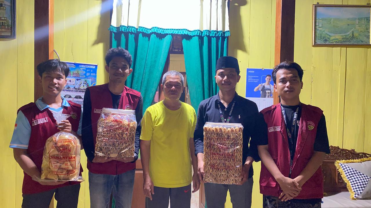 Mahasiswa KKN Soroti Kue Lempit Sendangdawuhan, UMKM Tradisional Bertahan Sejak 1998! Mahasiswa KKN Soroti Kue Lempit Sendangdawuhan, UMKM Tradisional Bertahan Sejak 1998!