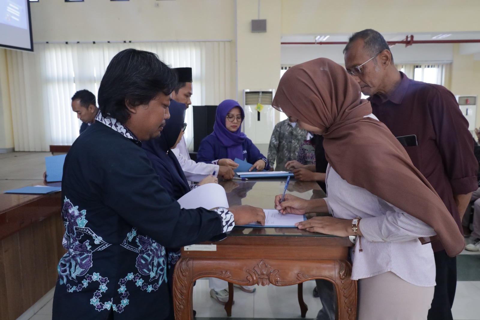 KIP-K 2026 Bantu 50 Mahasiswa USM Kuliah, Orang Tua Rasakan Beban Pendidikan Berkurang KIP-K 2026 Bantu 50 Mahasiswa USM Kuliah, Orang Tua Rasakan Beban Pendidikan Berkurang