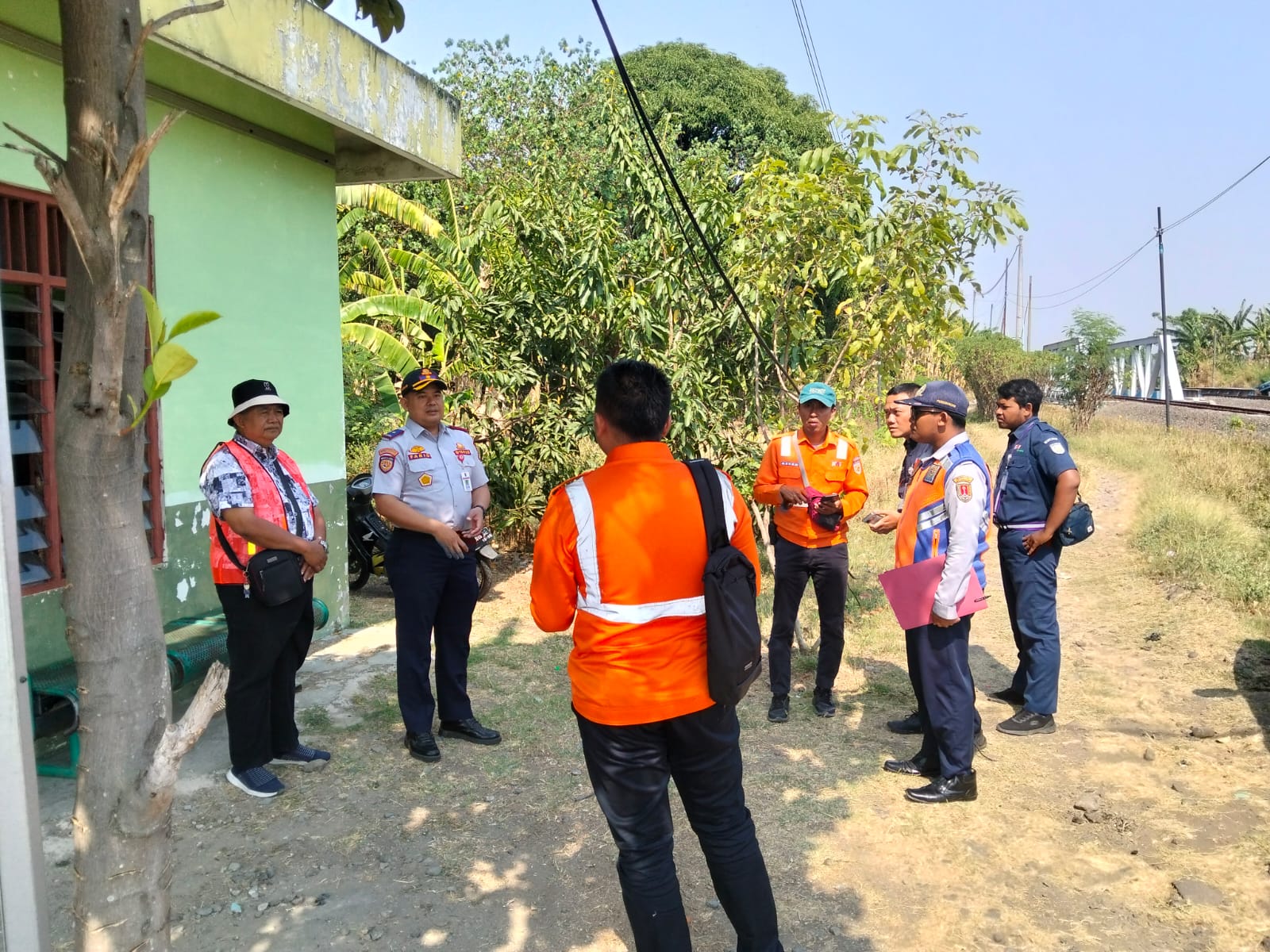 Tekan Risiko Kecelakaan, Dishub Semarang Siapkan Penerapan EWS di Perlintasan Tanpa Palang Tekan Risiko Kecelakaan, Dishub Semarang Siapkan Penerapan EWS di Perlintasan Tanpa Palang