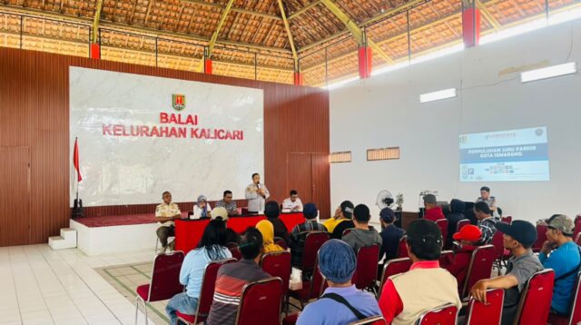 Dishub Semarang Bekali Juru Parkir di Kalicari, Tekankan Ketertiban dan Integritas