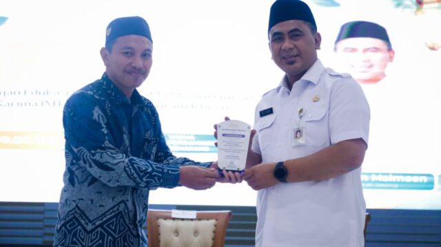 Puluhan Santri Karanganyar Belajar Kepemimpinan dan Pendidikan Masa Depan Bersama Taj Yasin
