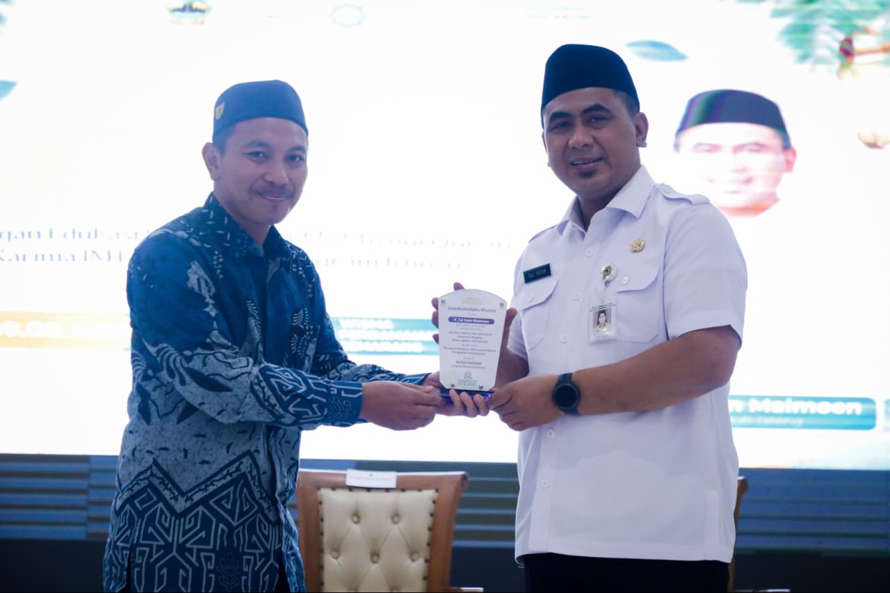 Puluhan Santri Karanganyar Belajar Kepemimpinan dan Pendidikan Masa Depan Bersama Taj Yasin Puluhan Santri Karanganyar Belajar Kepemimpinan dan Pendidikan Masa Depan Bersama Taj Yasin