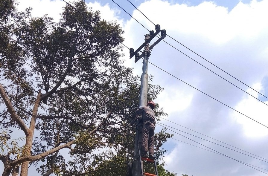 PLN Icon Plus Rapikan Kabel Jaringan Wonosobo untuk Menjaga Keandalan Infrastruktur