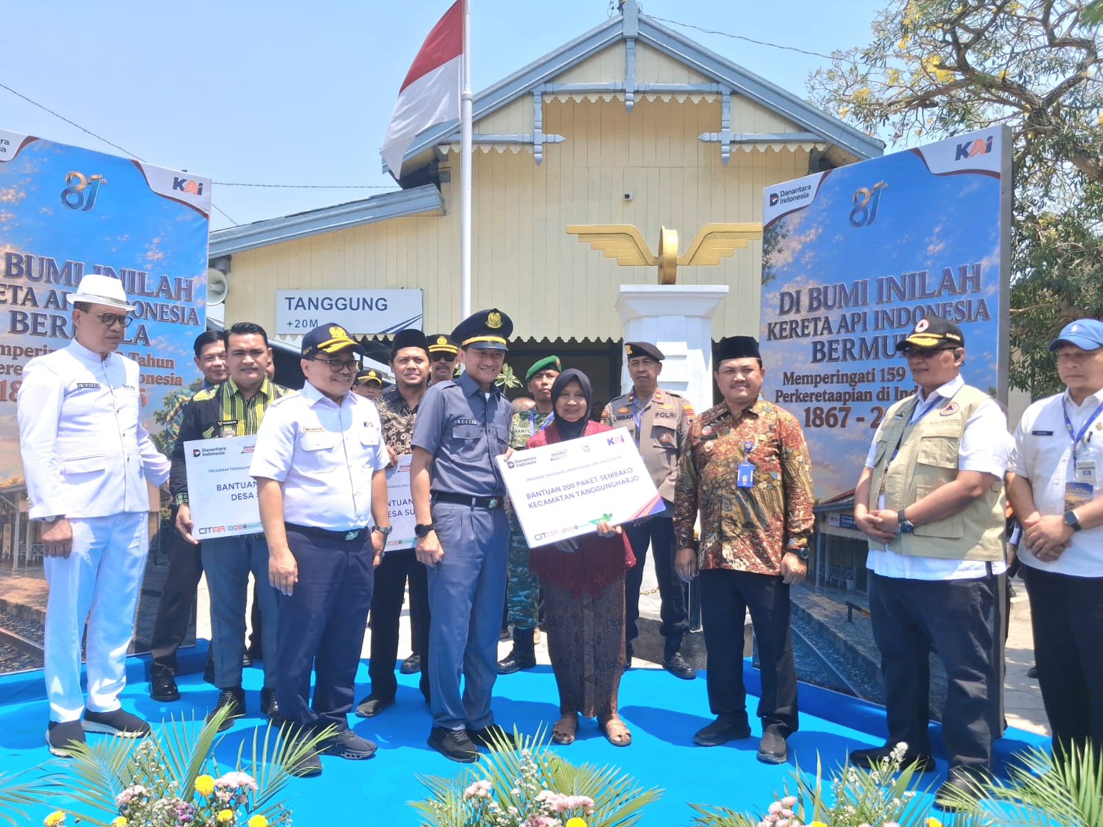 HUT ke-81 KAI, Warga Sekitar Stasiun Tanggung dan Kedungjati Terima Bantuan HUT ke-81 KAI, Warga Sekitar Stasiun Tanggung dan Kedungjati Terima Bantuan