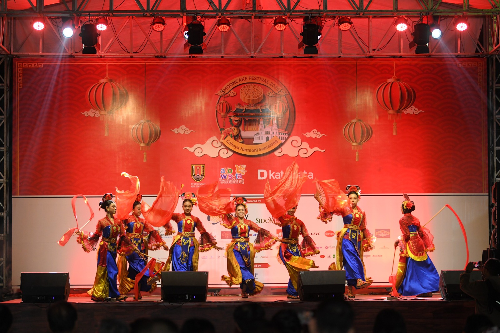 Mooncake Festival 2026 di Tay Kak Sie, Agustina Dorong Semangat Kebersamaan Warga Semarang Mooncake Festival 2026 di Tay Kak Sie, Agustina Dorong Semangat Kebersamaan Warga Semarang