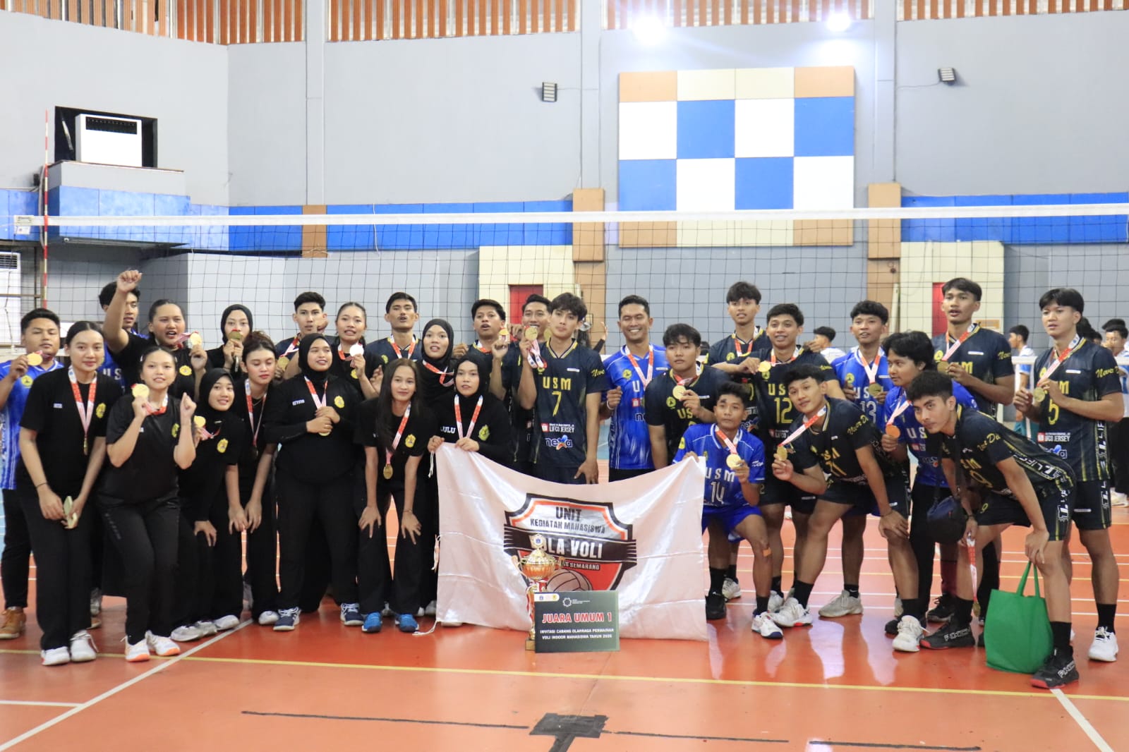 Tim Voli Putra-Putri USM Raih Juara Invitasi Olahraga Mahasiswa 2026 di Jakarta
