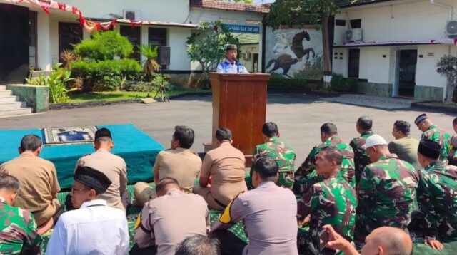 Kemarau Berkepanjangan, TNI-Polri Bersama Warga Semarang Gelar Salat Istisqa