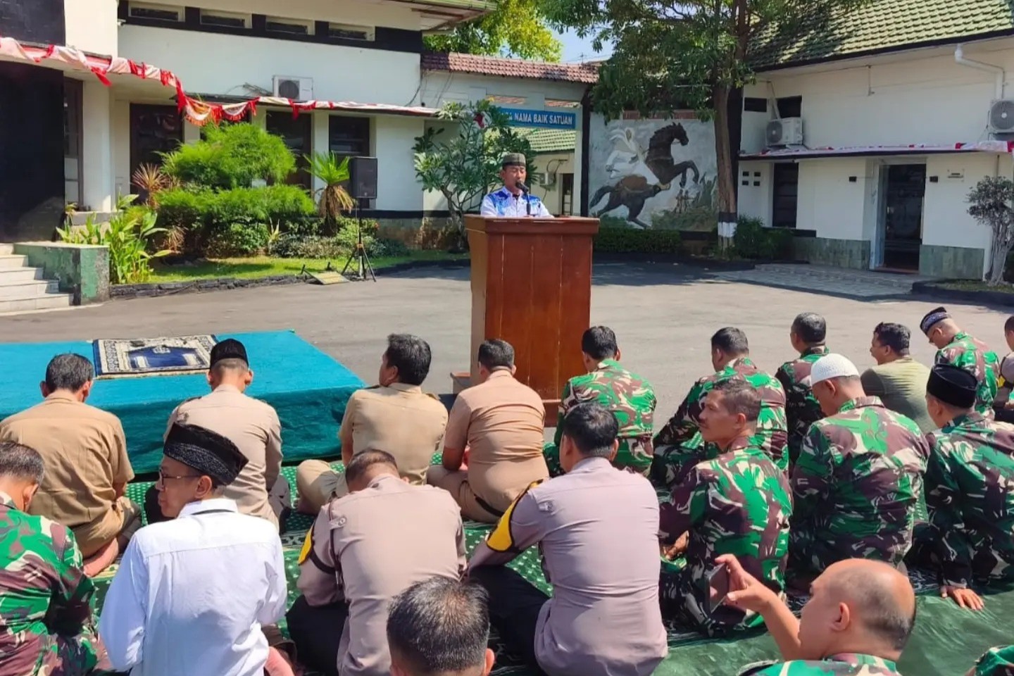 Kemarau Berkepanjangan, TNI-Polri Bersama Warga Semarang Gelar Salat Istisqa Kemarau Berkepanjangan, TNI-Polri Bersama Warga Semarang Gelar Salat Istisqa